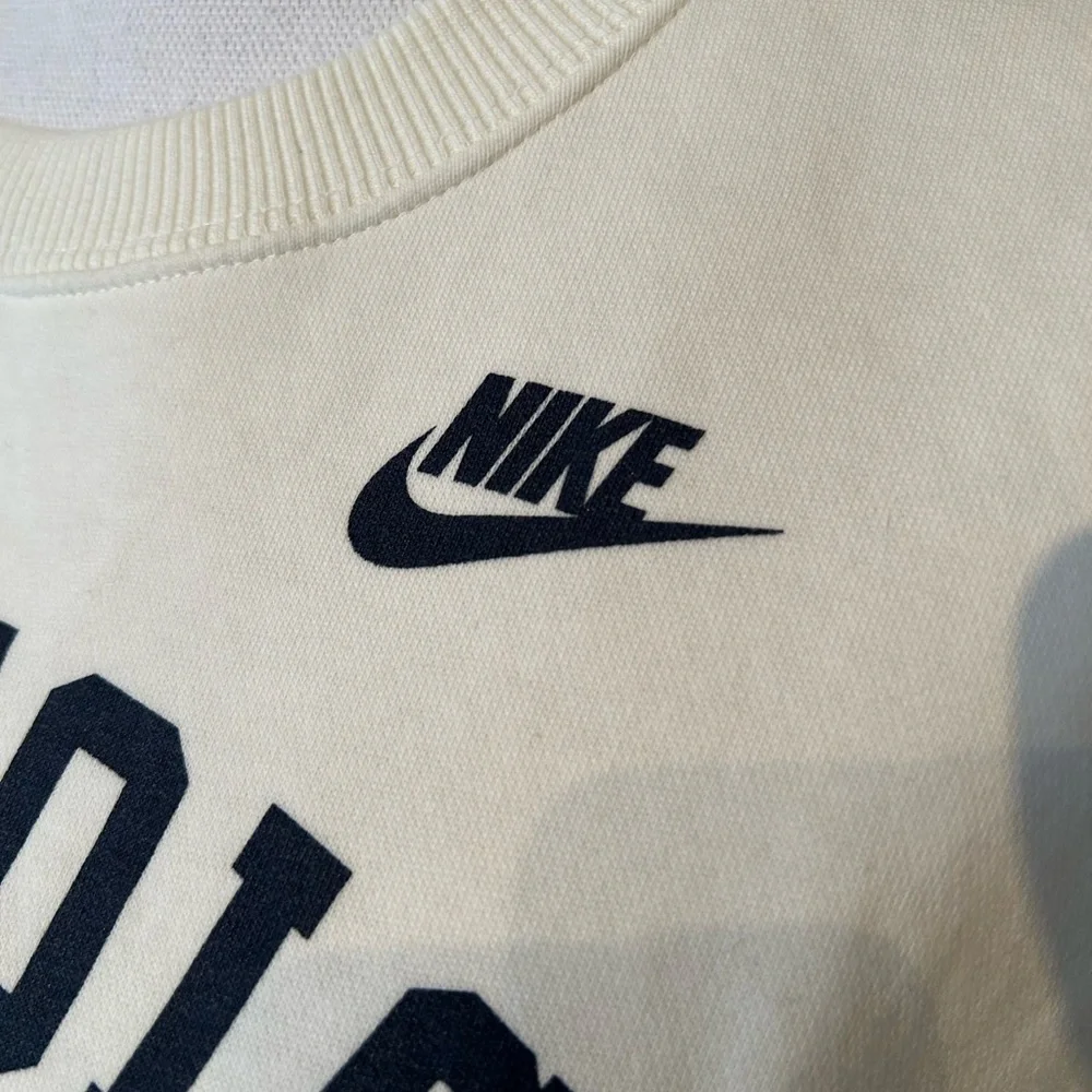 Nike Women's White/Cream Illinois Fighting Illini Sweatshirt - Picture 3 of 7